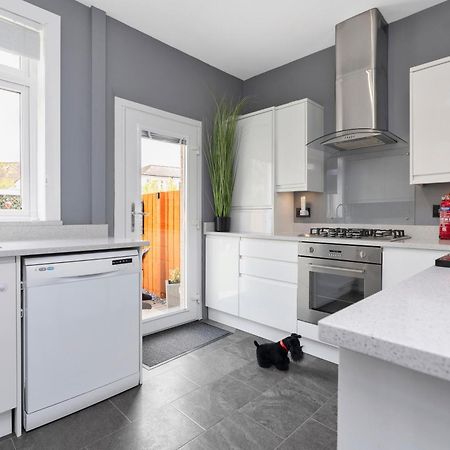 Crewe Apartment - 2 Bed, Free Off Street Parking And Private Garden EDI Buitenkant foto