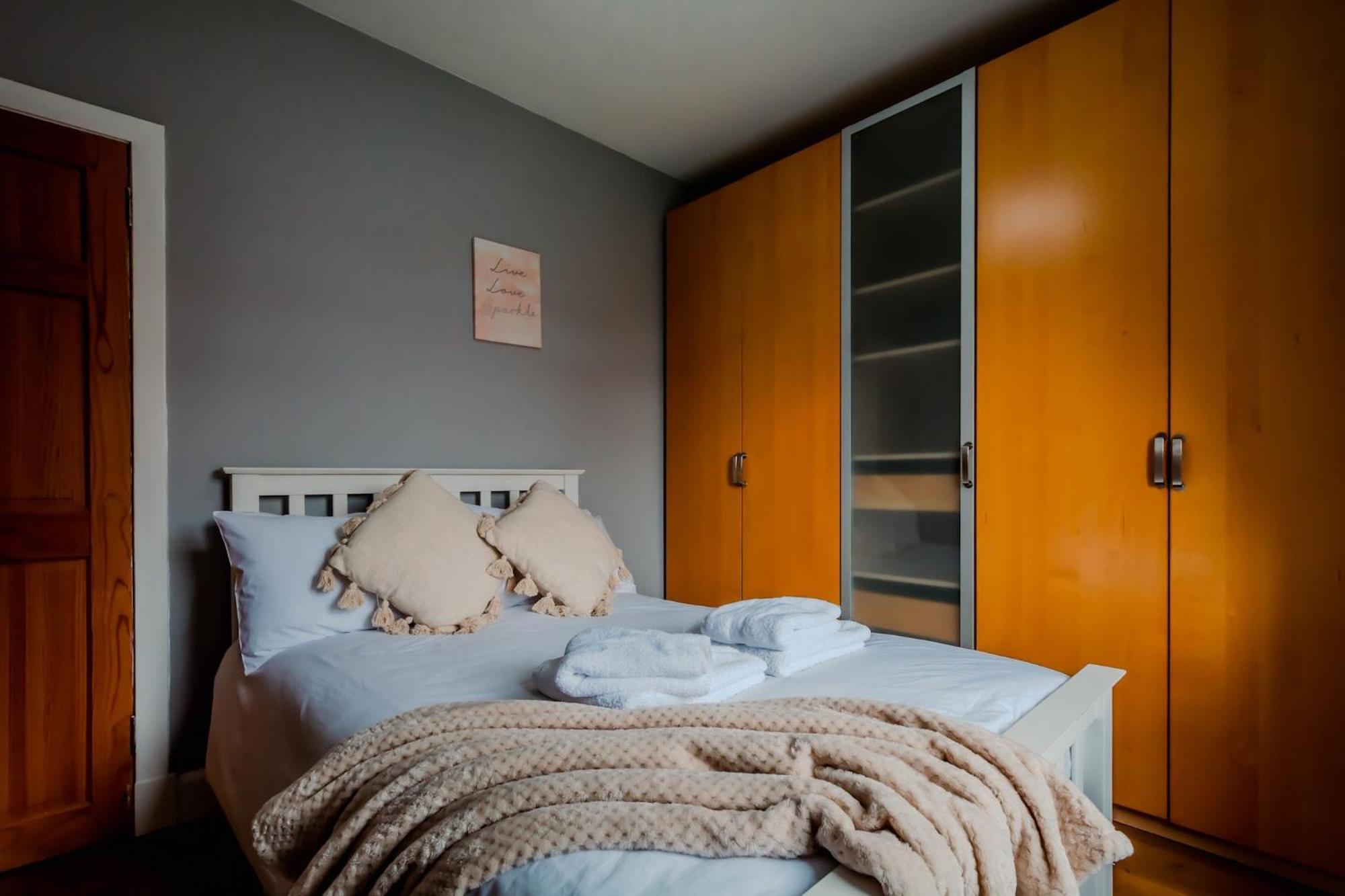 Crewe Apartment - 2 Bed, Free Off Street Parking And Private Garden EDI Buitenkant foto