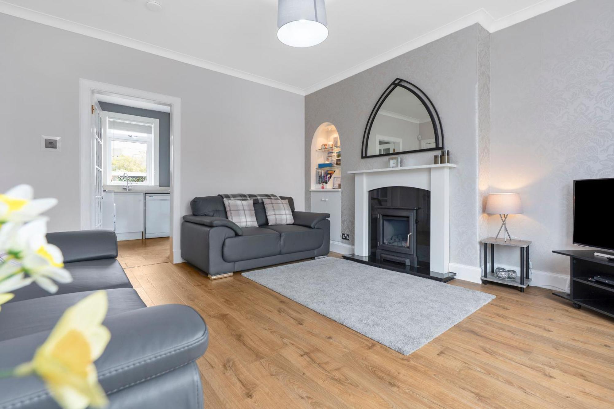 Crewe Apartment - 2 Bed, Free Off Street Parking And Private Garden EDI Buitenkant foto
